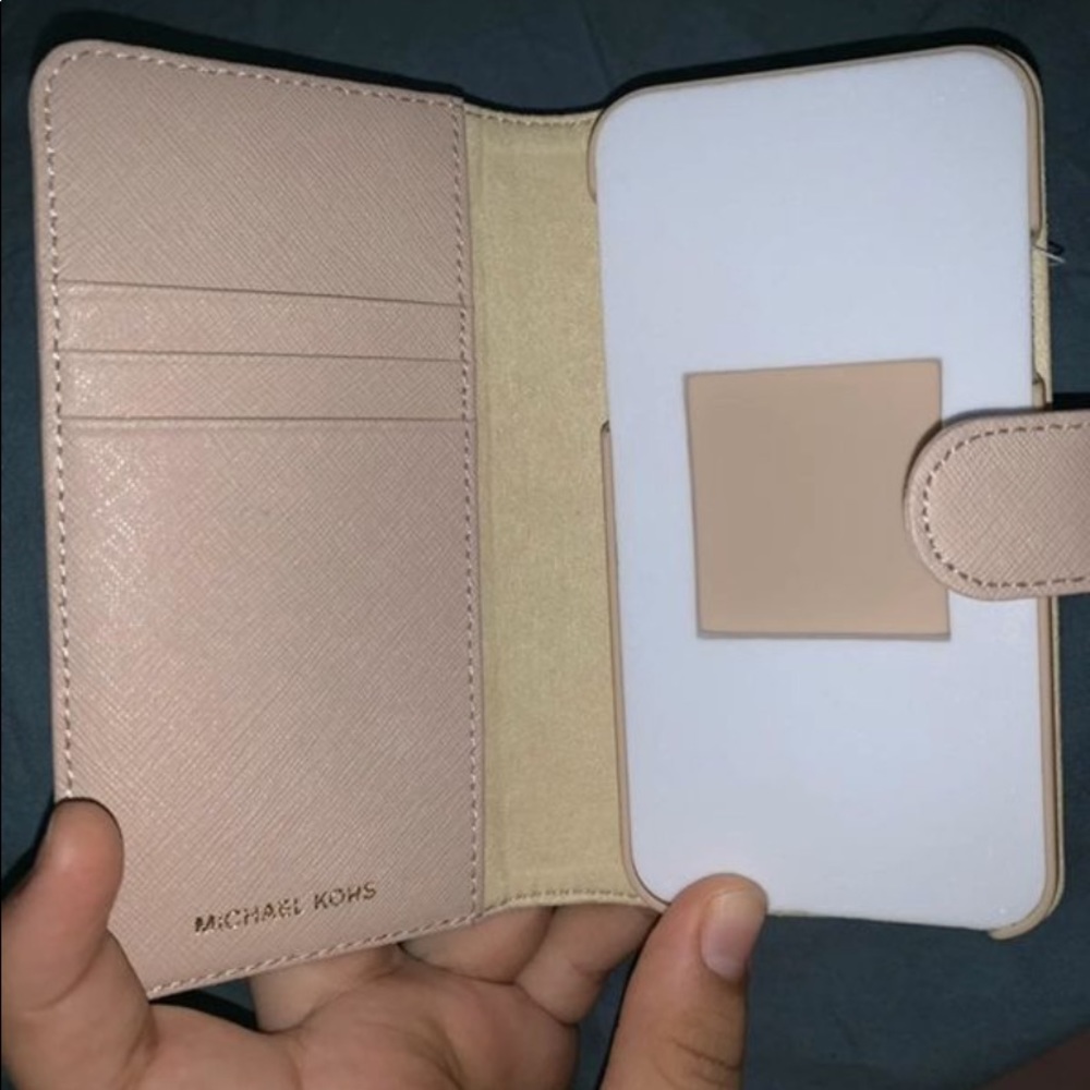 Michael Kors iPhone X/XS Wallet Case - Picture 3 of 7